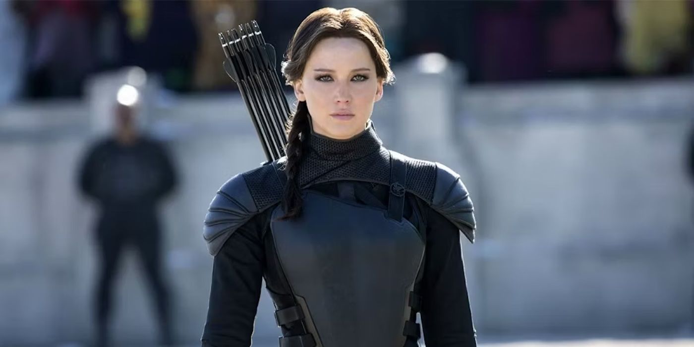 Gambar Katniss mengenakan baju besinya di salinan Mockingjay - Bagian 2