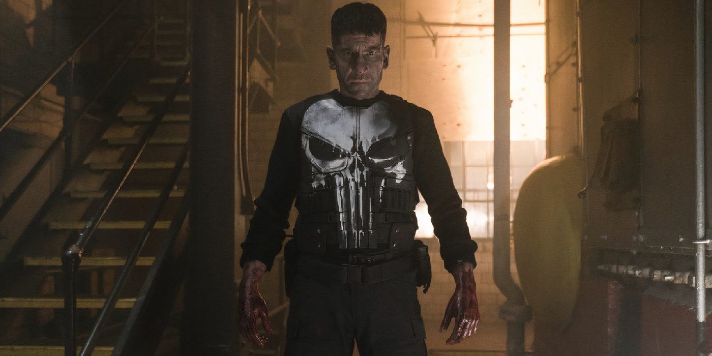 Jon Bernthal sebagai Frank Castle mengenakan baju besinya di The Punisher