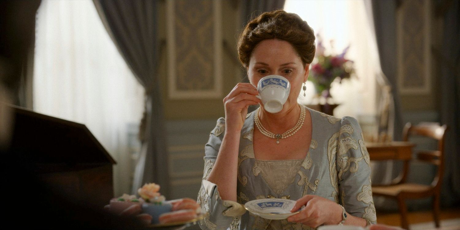 Lady Violet Bridgerton (Ruth Gemmell) drinking a cup of tea in Bridgerton season 3 episode 6