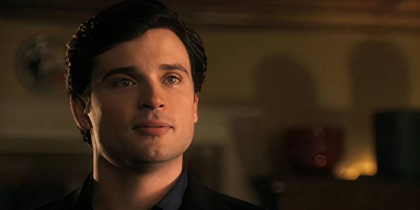 Tom Welling as Clark Kent in Smallville Fortune looking offscreen