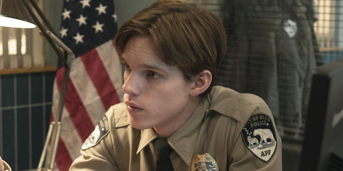 Finn Bennett como Peter Prior en True Detective Country (1)