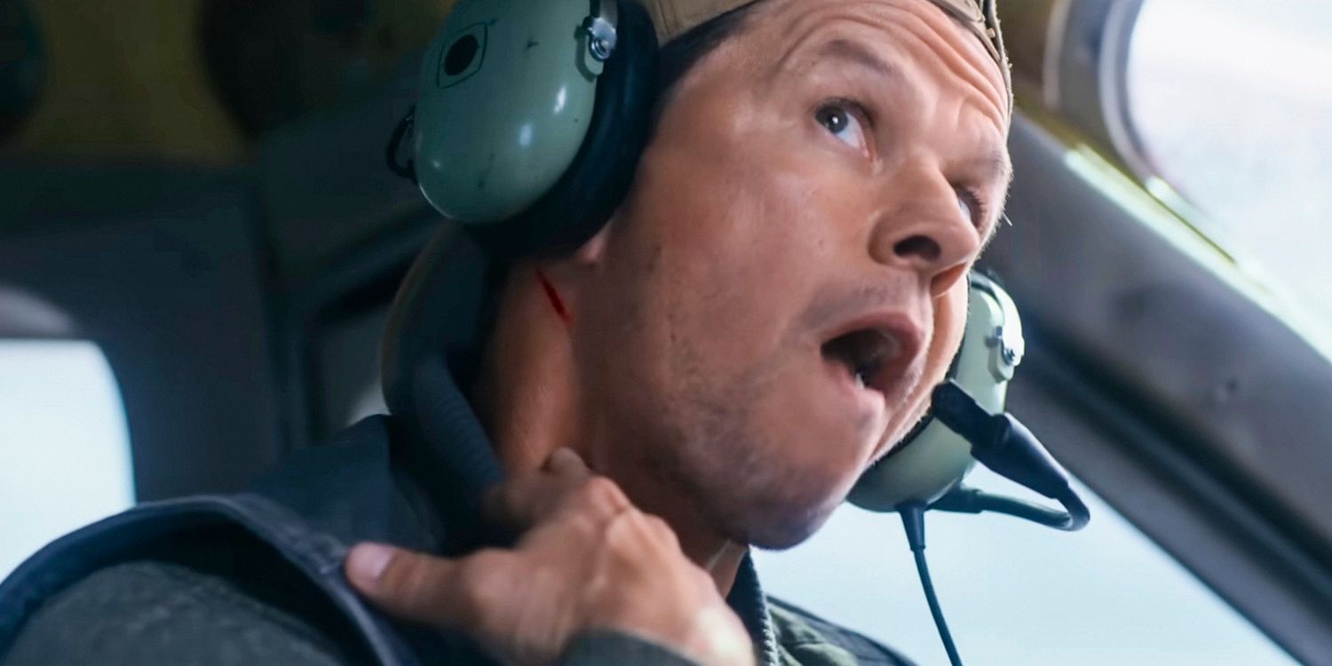 Mark Wahlberg com a boca aberta enquanto voa em Flight Risk