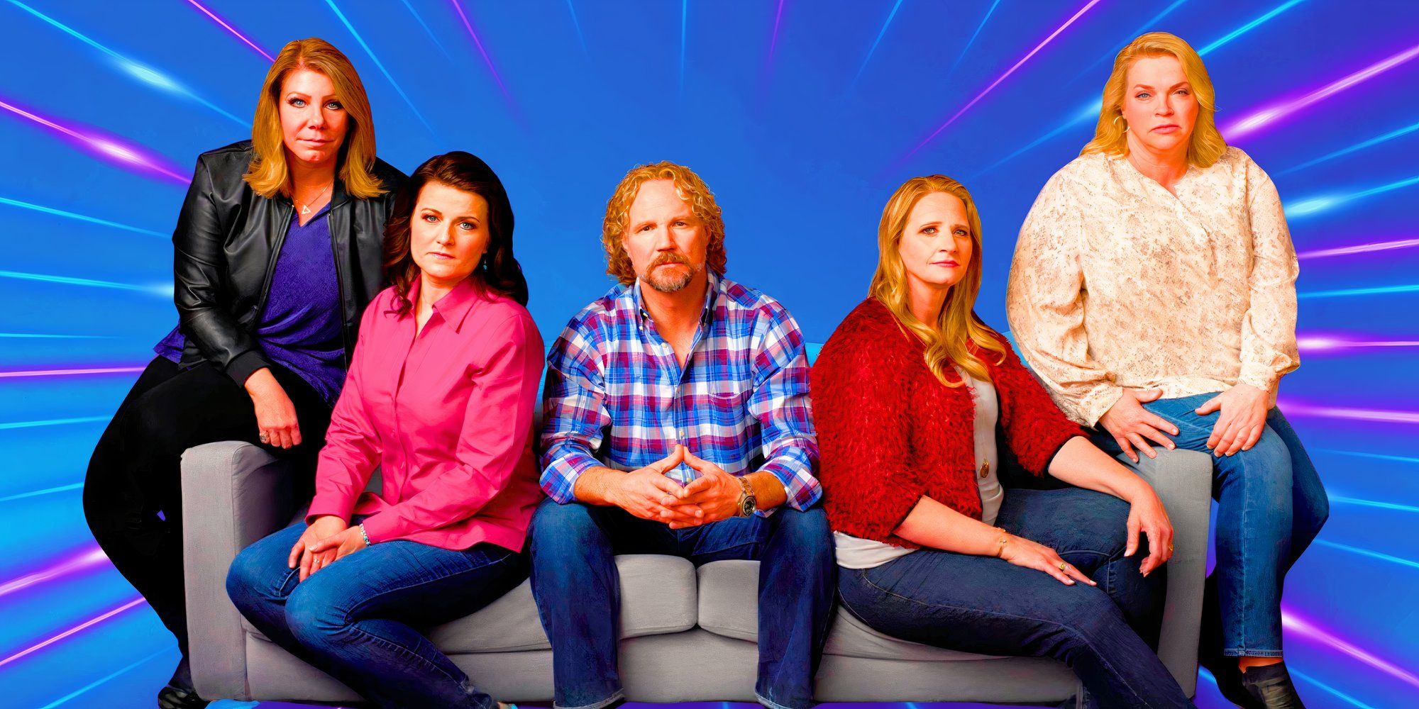 uma imagem de Sister Wives é estrelada por Kody, Robyn, Meri, Janelle e Christine em um sofá