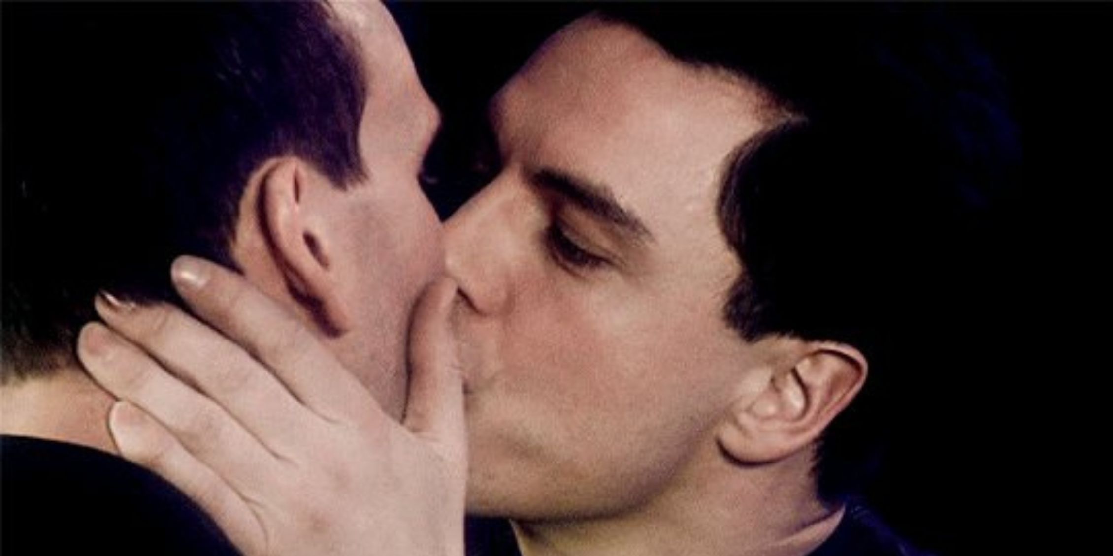 Doctor Who Jack Kisses The Ninth Doctor