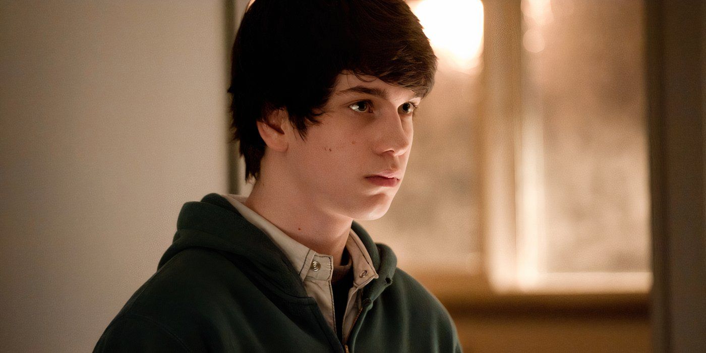 Jack Linden (Liam James) parece sério em The Killing