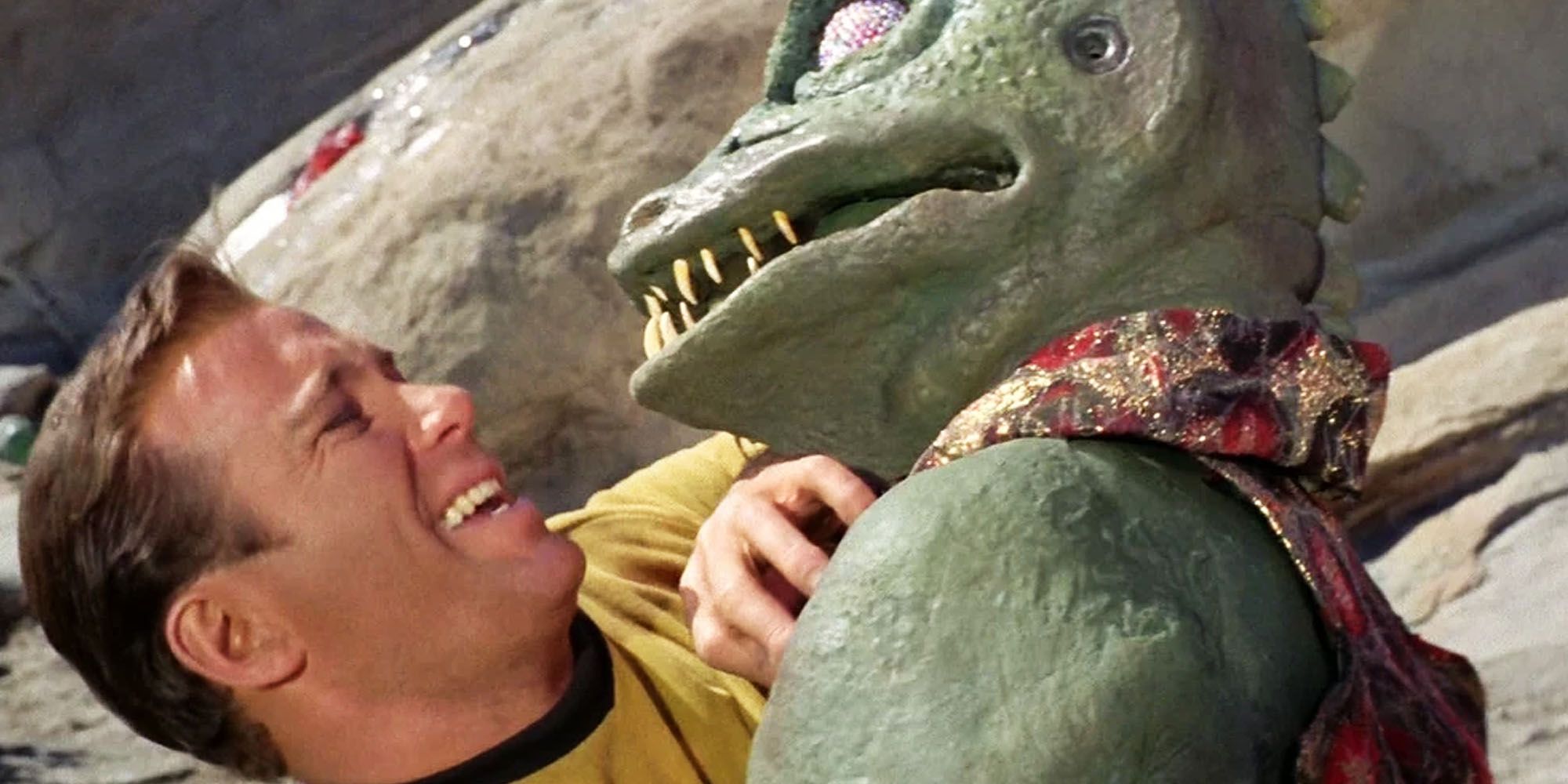 Strange New Worlds Makes 2 Famous Captain Kirk Fights From Star Trek: TOS More Interesting