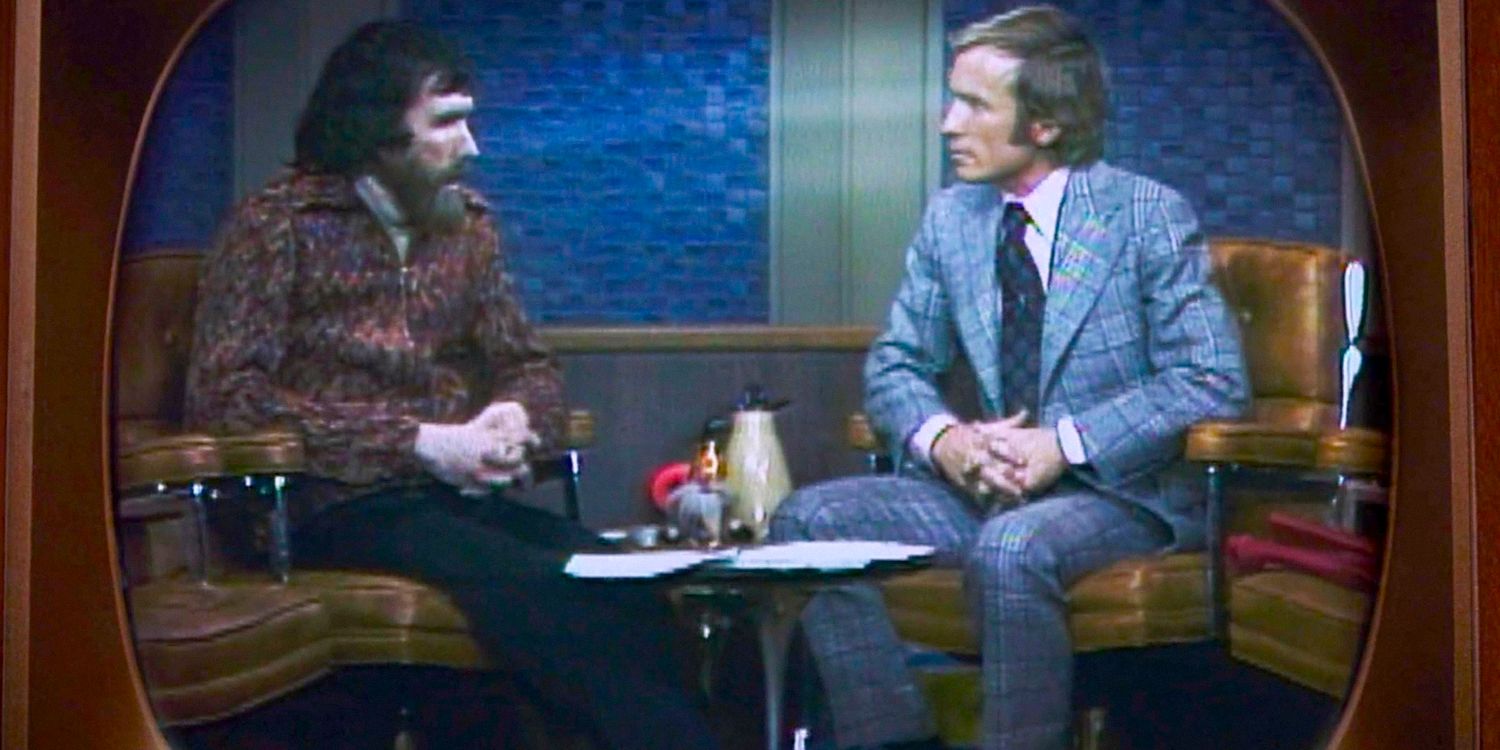 Jim Henson sendo entrevistado por Dick Cavett em um programa de TV em Jim Henson Idea Man