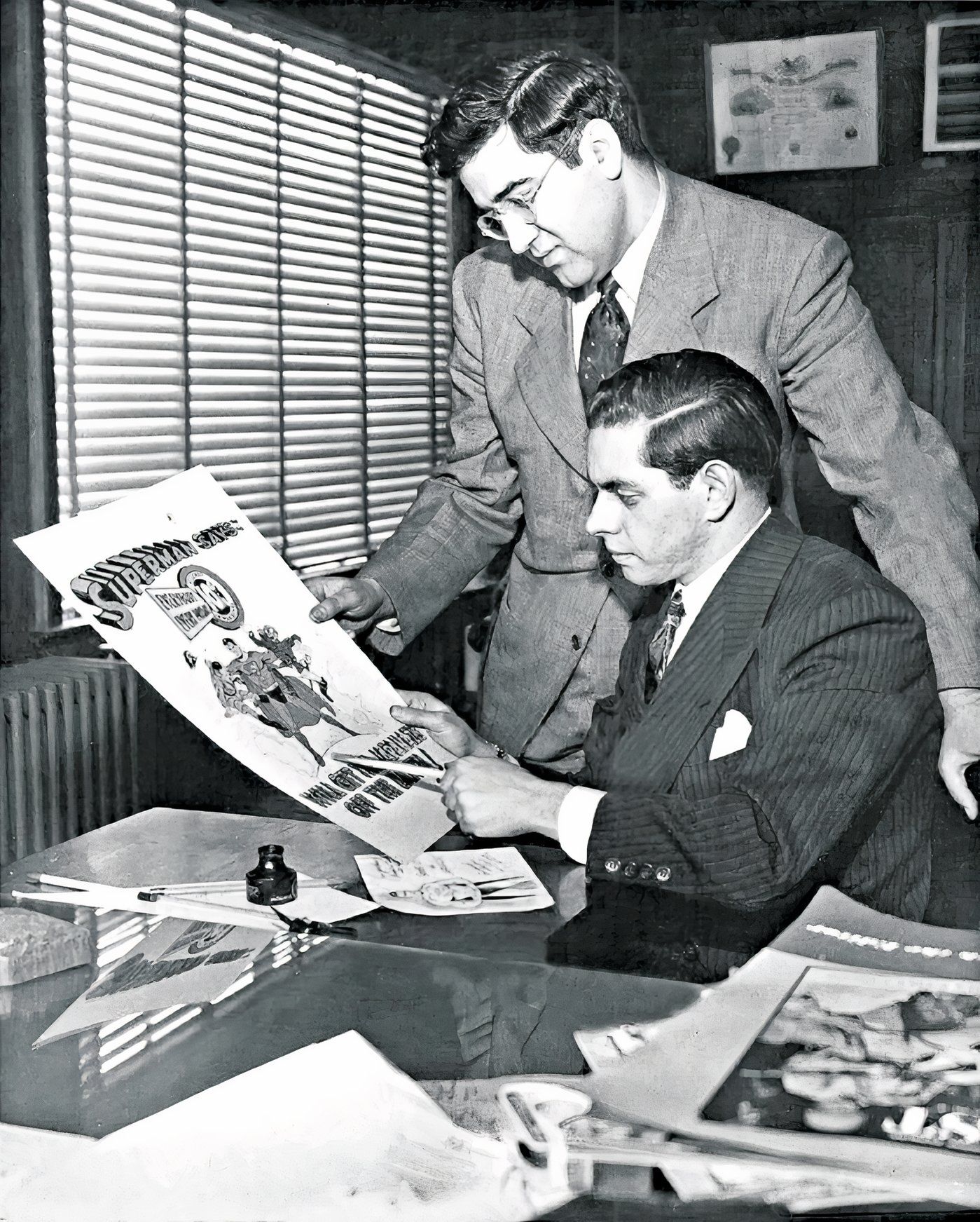 Joe Shuster e Jerry Seigel trabalhando juntos no Superman