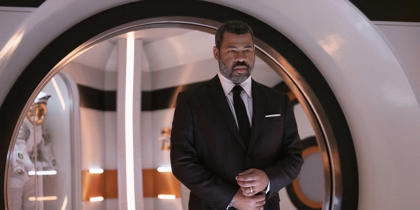 Jordan Peele as the narrator in the Twilight Zone episode Six Degrees Of Freedom