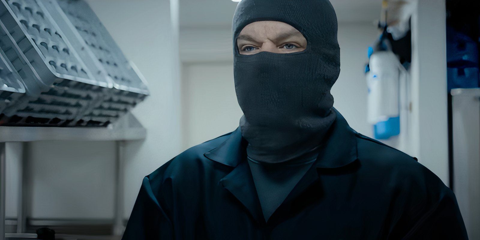 Matt Damon usando uma balaclava em The Instigators