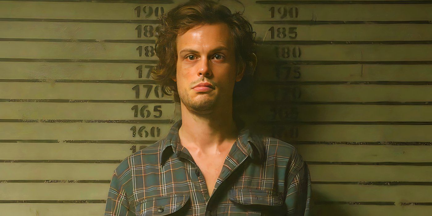 Matthew Gray Gubler as Spencer Reid against a height chart when he is arrested in Mexico in Criminal Minds