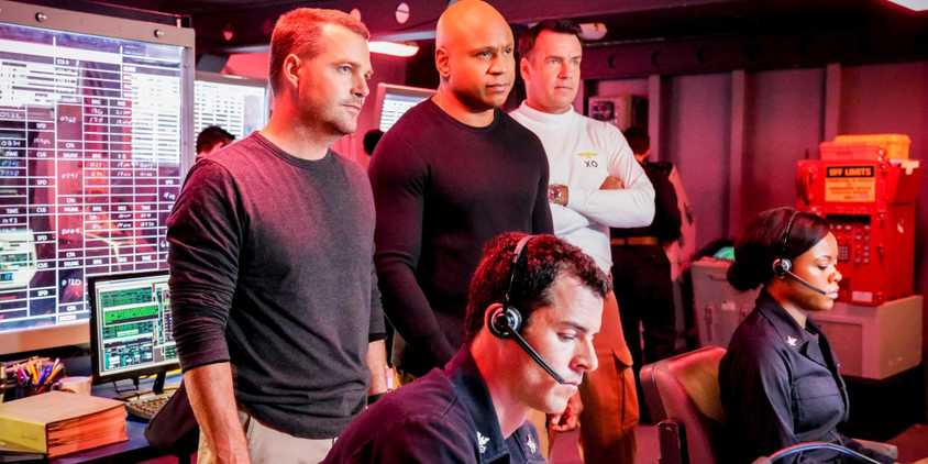 Chris O'Donnell as G Callen and LL Cool J with the NCIS Red team in NCIS Los Angeles