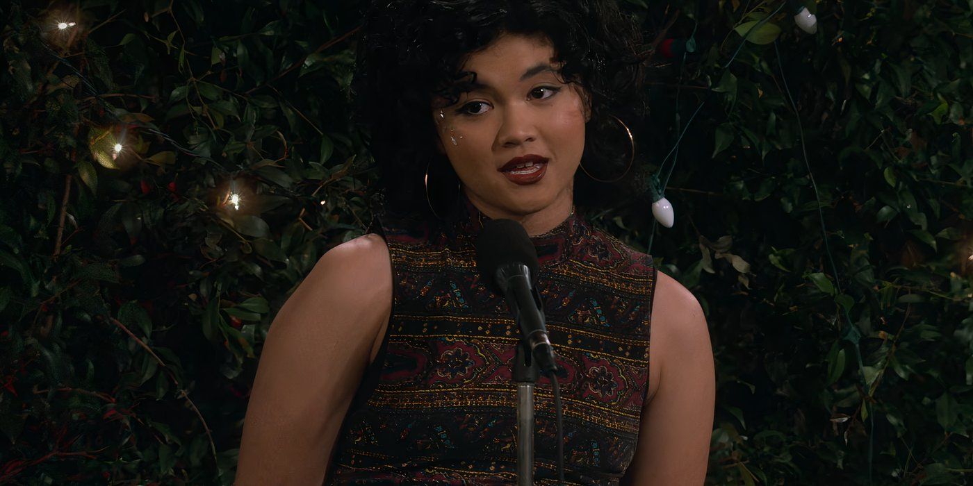 Nikki singing in That 90s show