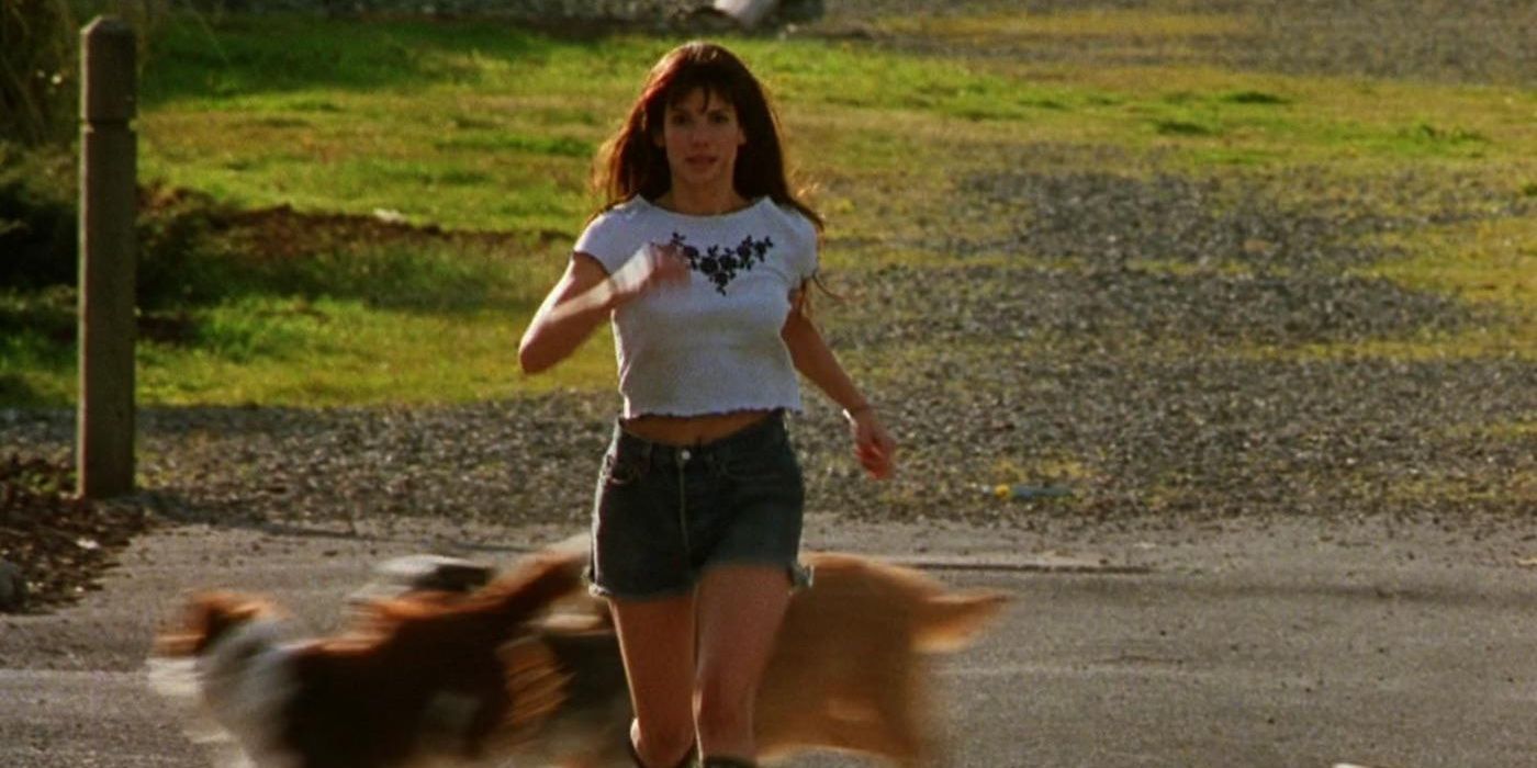 Sandra Bullock running in Practical Magic 