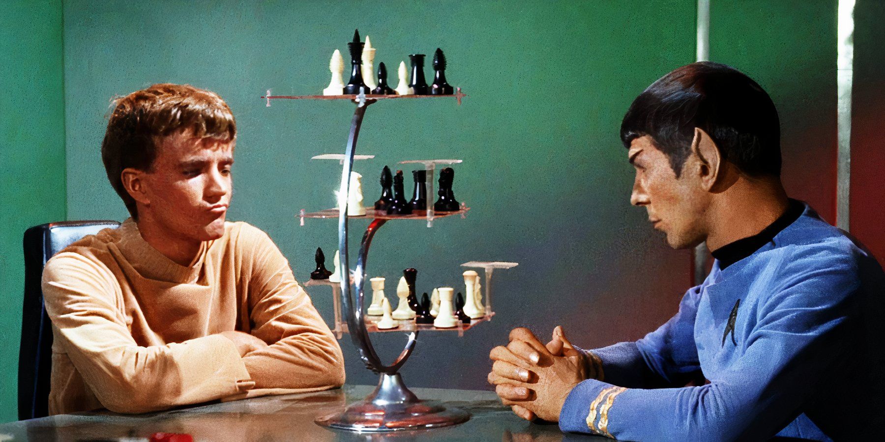 Why Star Trek Has 3D Chess & How To Play