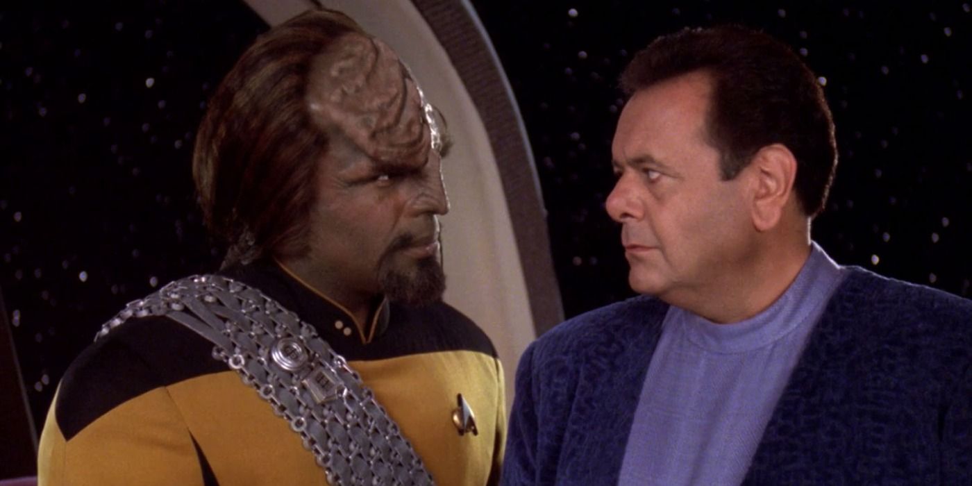 Star Treks Worf & Captain Burnham Share 1 Tragedy In Common