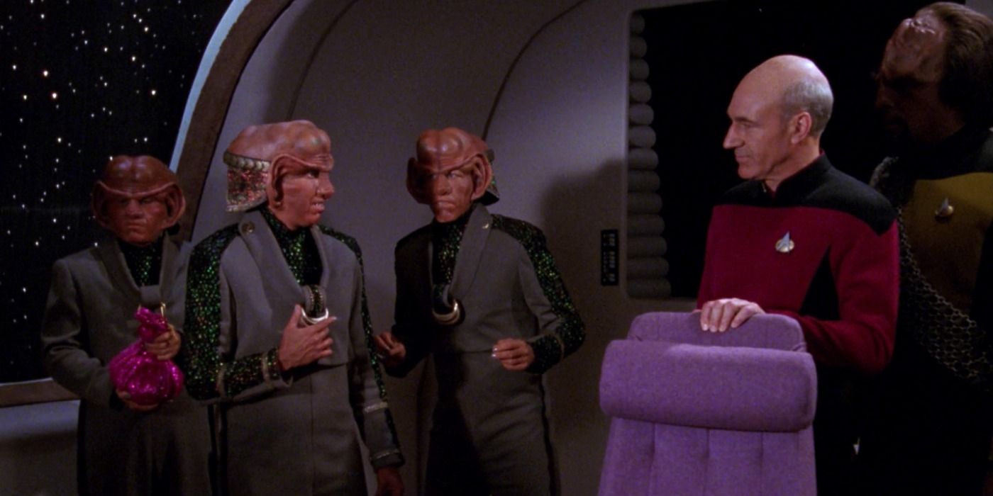 The Star Trek: TNG Episode That Predicted DS9 & Voyager