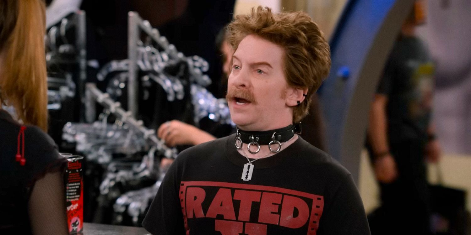 Mitch (Seth Green) in That 90's Show part 2