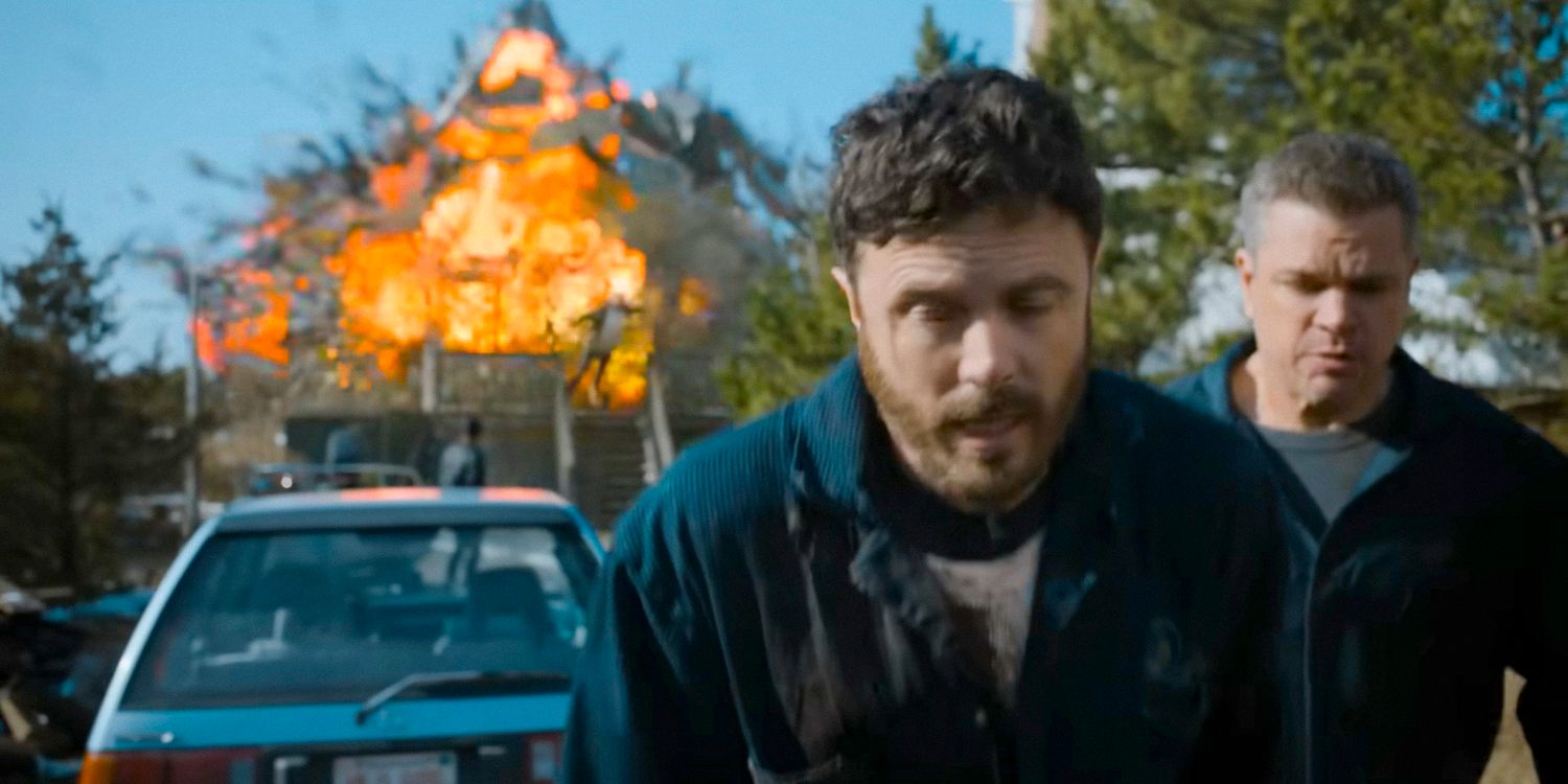 Cobby (Casey Affleck) and Rory (Matt Damon) fleeing from an explosion in The Instigators (2024)