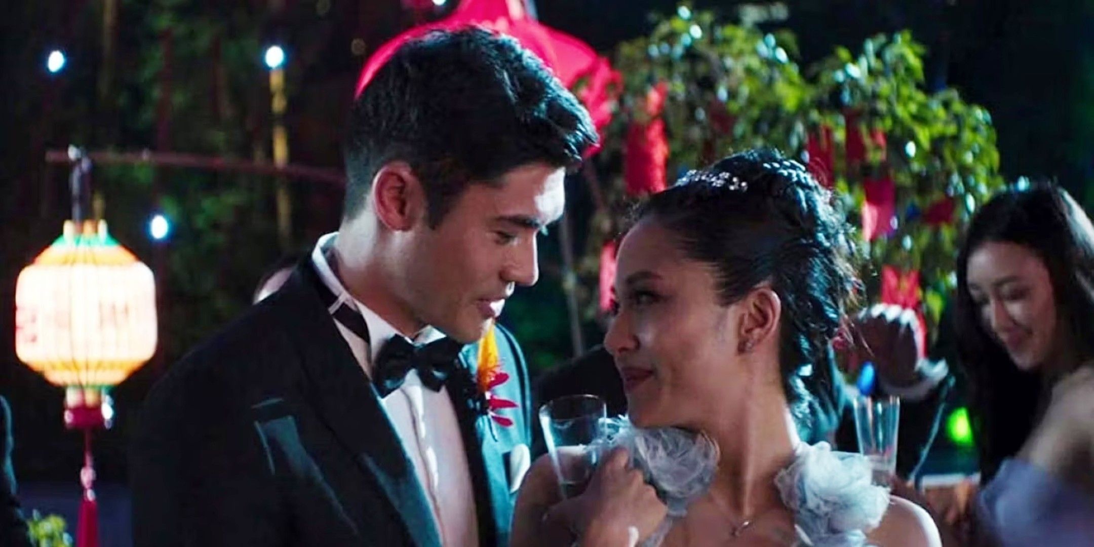 Constance Wu As Rachel Chu & Henry Golding As Nick Young In Crazy Rich Asians