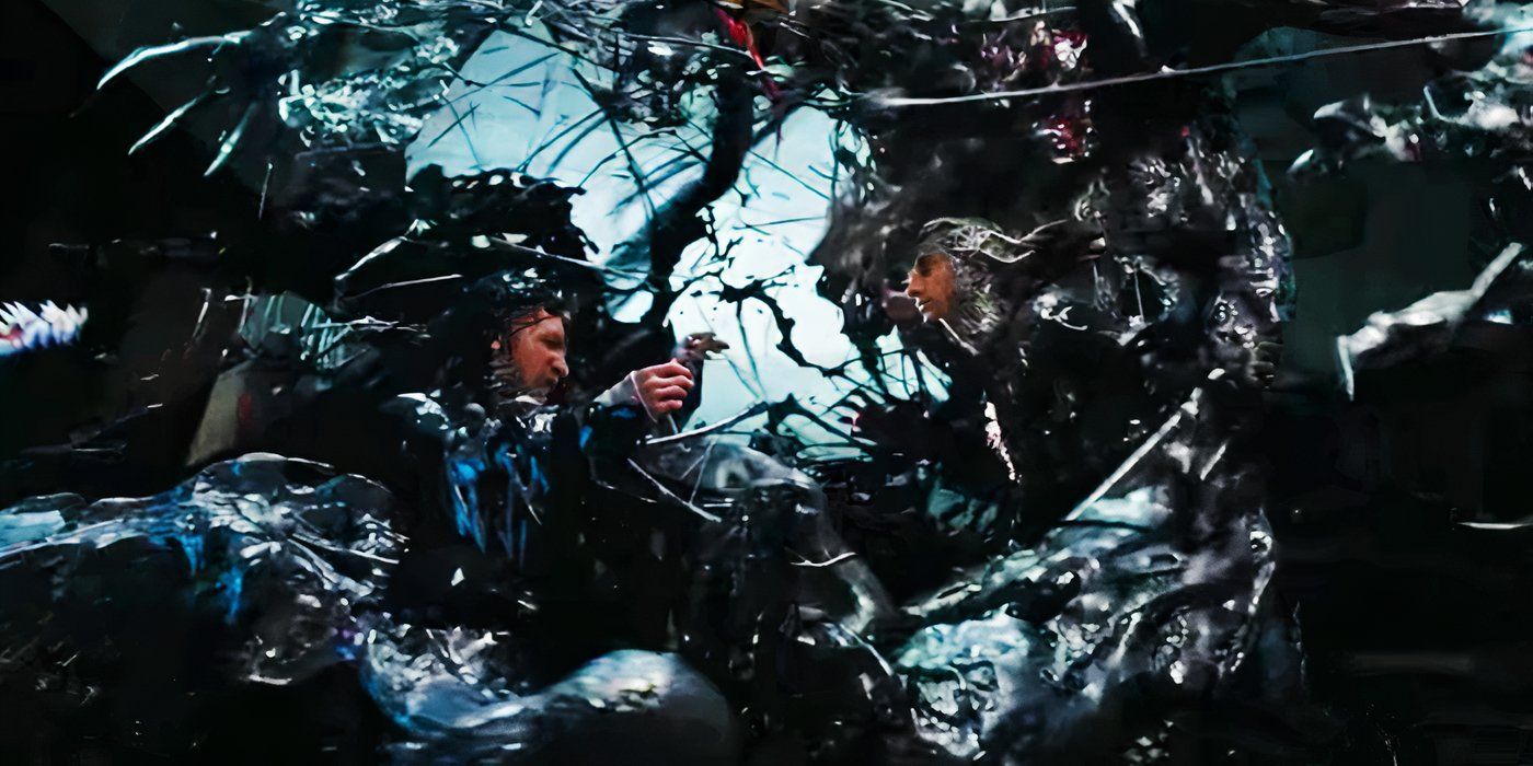 Venom fighting Riot in the final battle of 2018's Venom