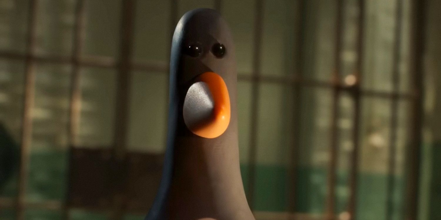 Un primer plano de Feathers McGraw en prisión en Wallace & Gromit: Vengeance Most Fowl