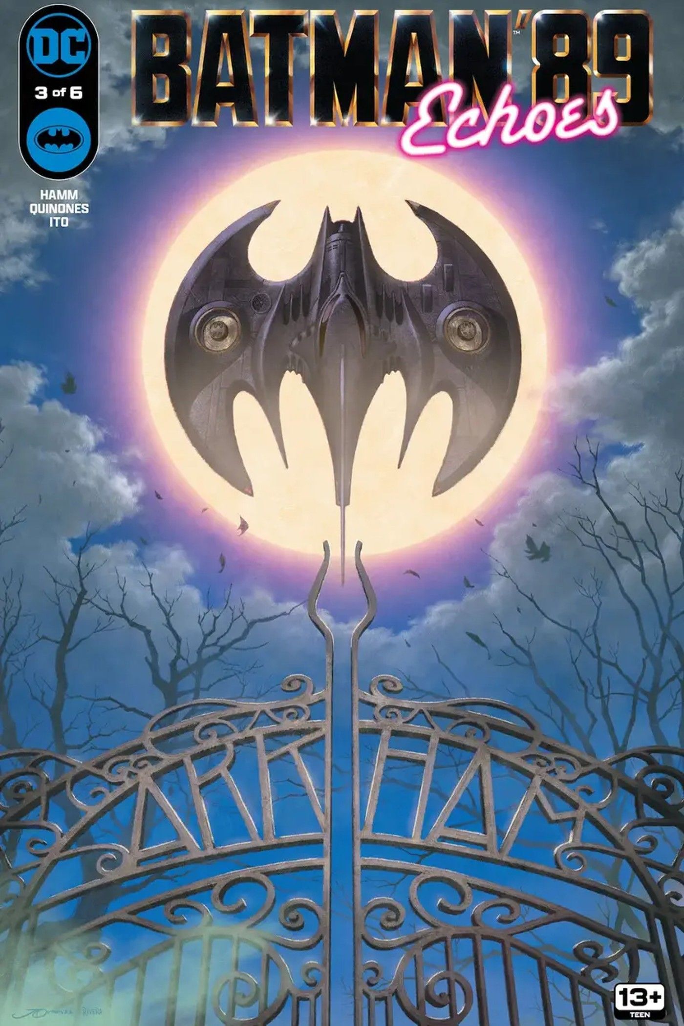 Capa principal de Batman 89 Echoes 3: o Batwing paira sob a lua perto dos portões de Arkham.