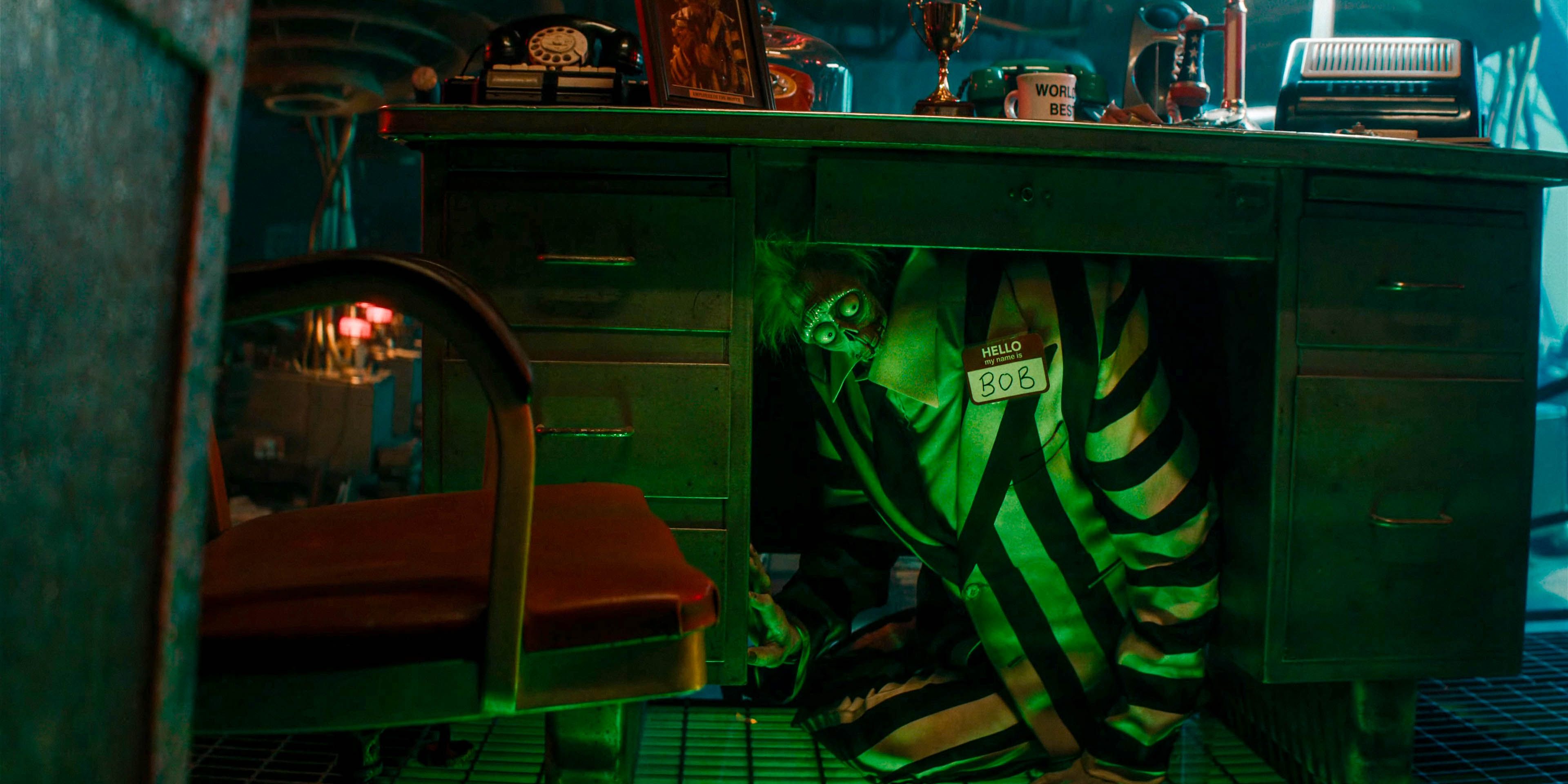 Beeltejuice Beetlejuice Images Reveal 2 New Waiting Room Ghosts