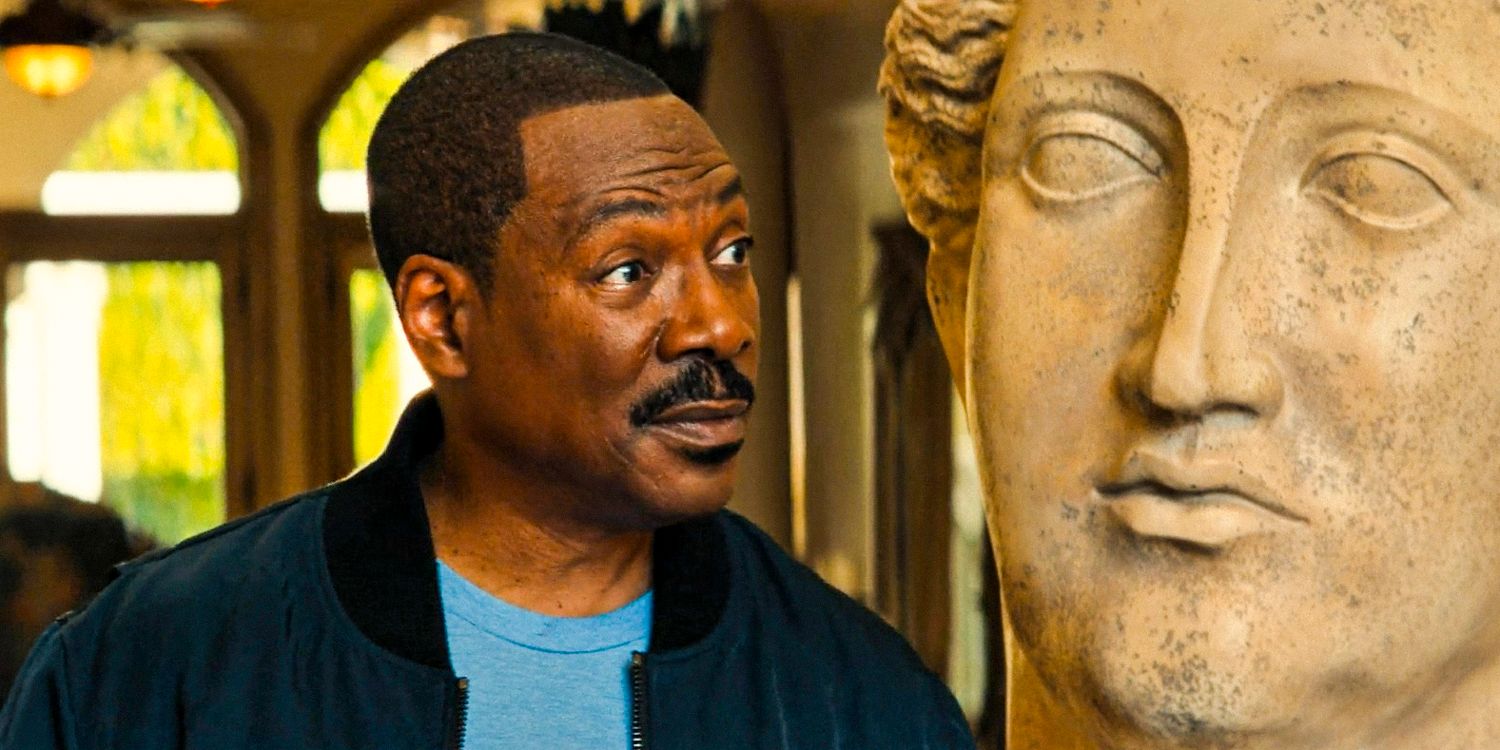 Axel (Eddie Murphy) with a big sculpture head in the back in  Beverly Hills Cop: Axel F