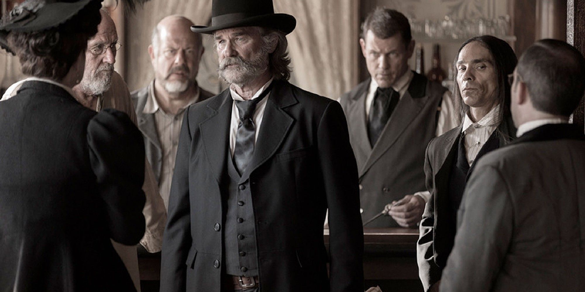 Bone Tomahawk Elenco em torno de Kurt Russell como Xerife Hunt