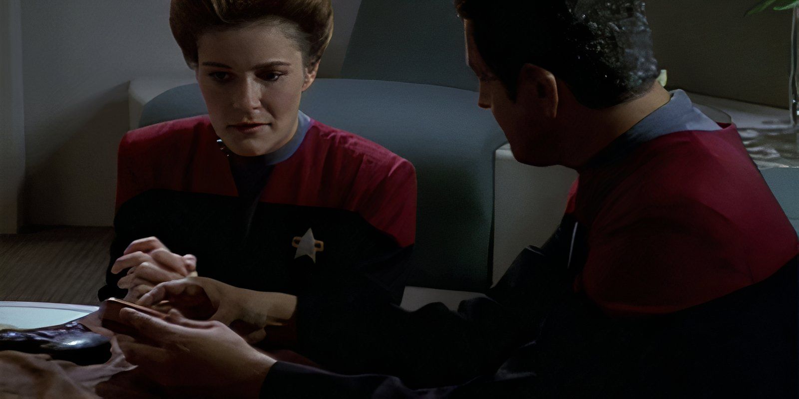 Admiral Janeway's Cherished Chakotay Artifact From Star Trek: Voyager Explained