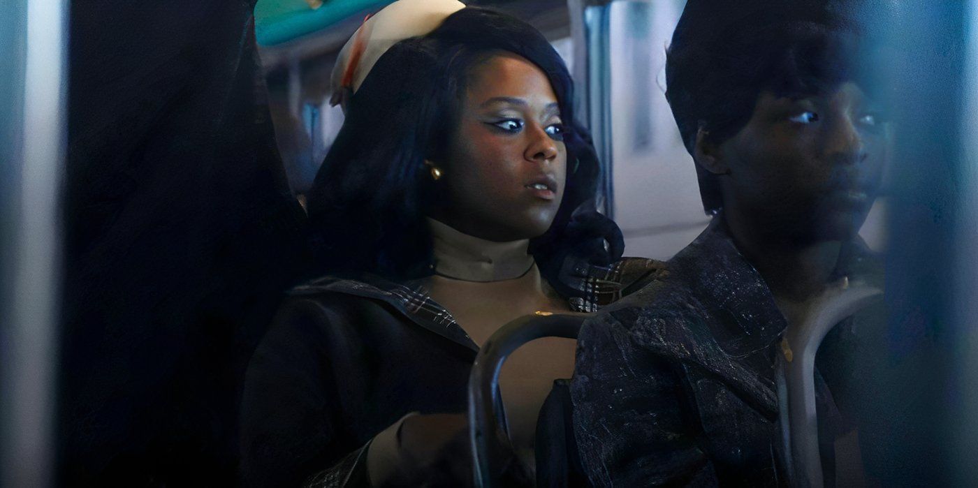 Cleo Johnson (Moses Ingram) looks concerned on the bus in Lady in the Lake