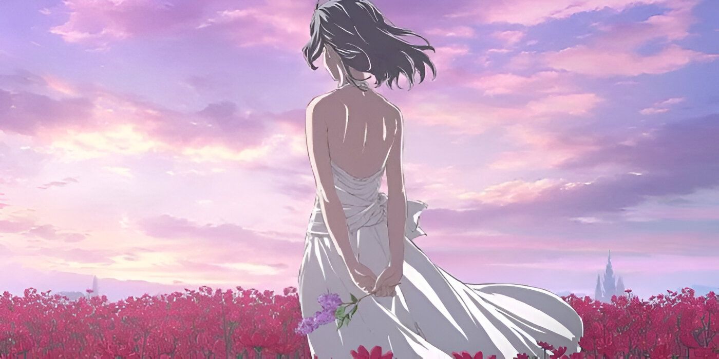 Visual principal da 5ª temporada de danmachi apresentando Syr em um vestido segurando lavanda na frente de um campo de rosas.