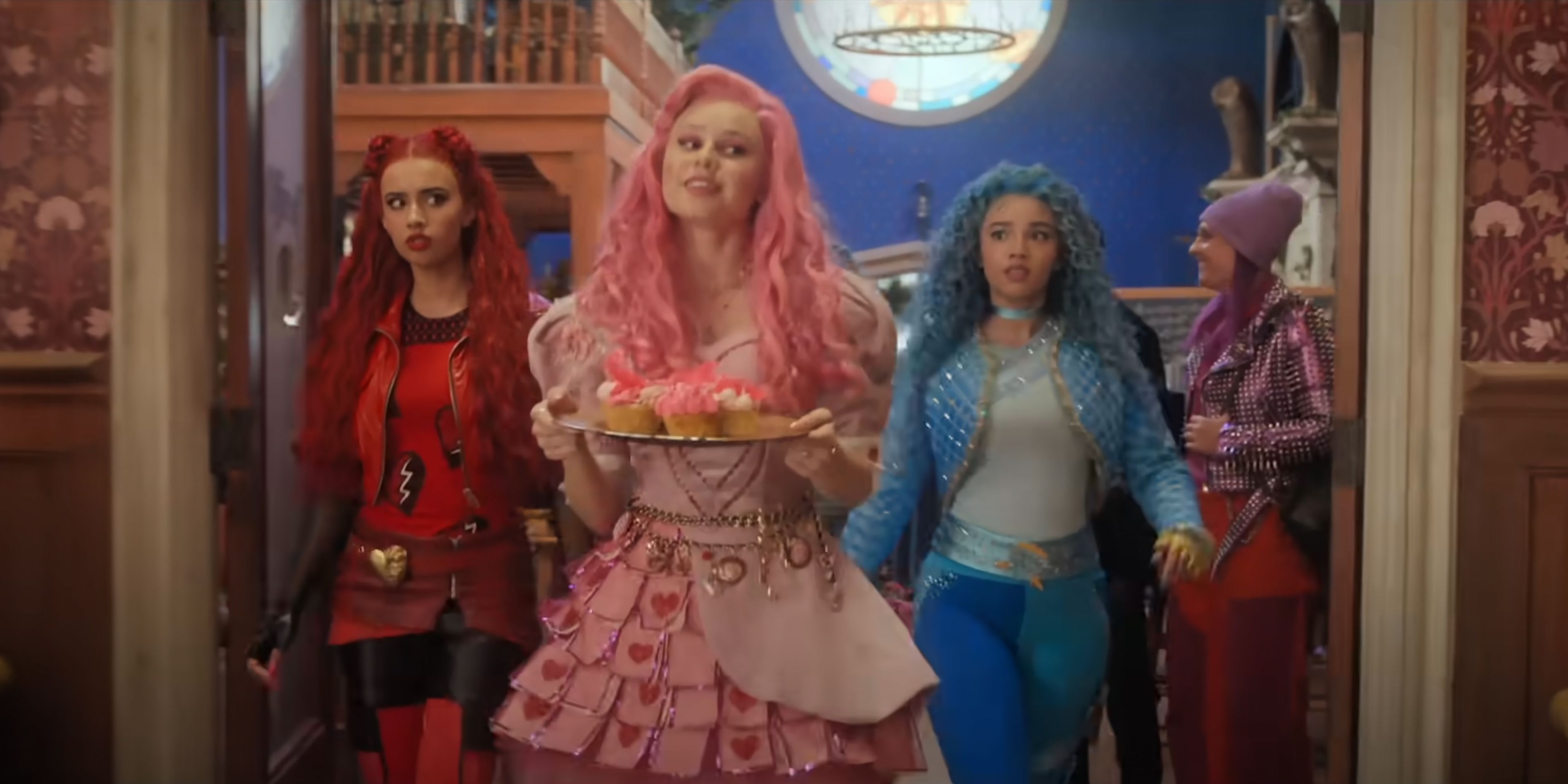 Descendants: The Rise Of Red's Cinderella Casting Is A Genius Move By Disney