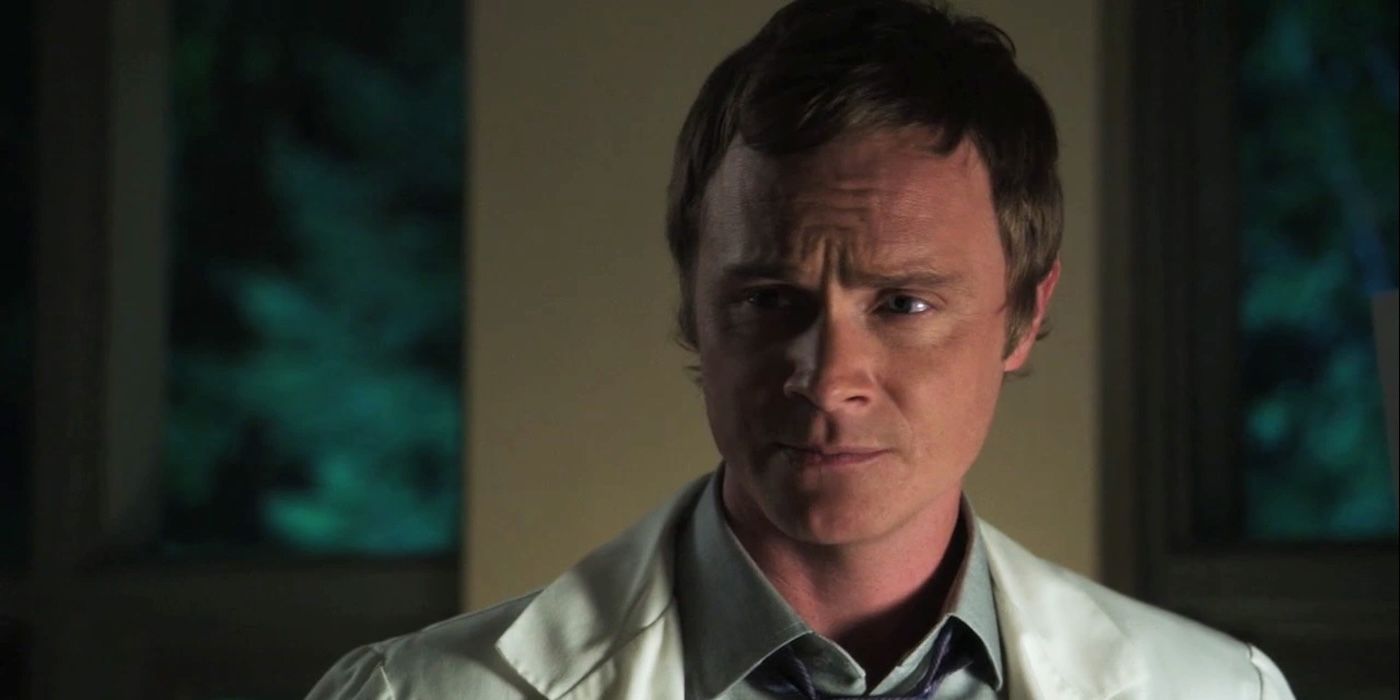 Dr Whale played by David Anders working in the hospital in Once Upon a Time