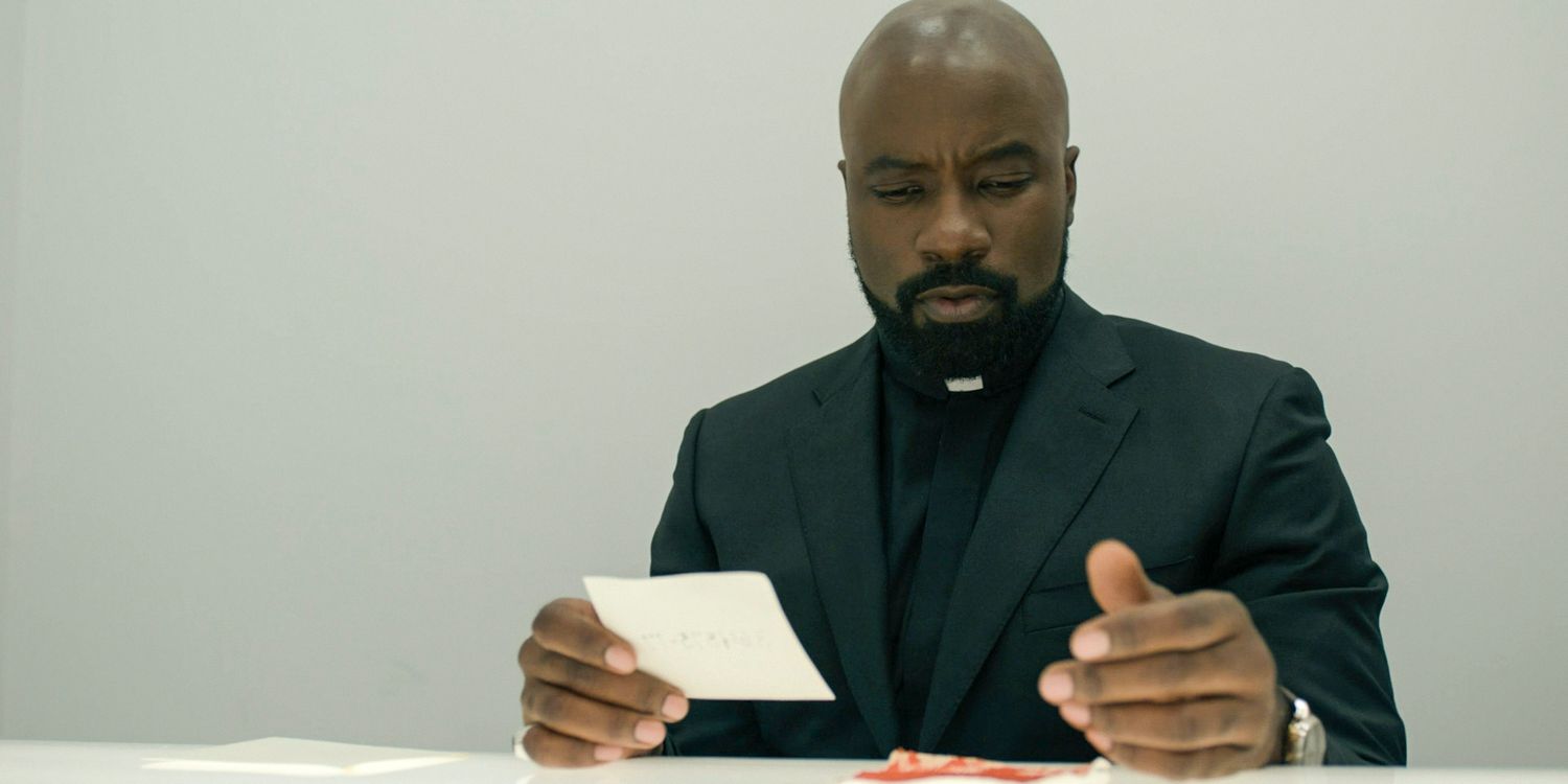 David (Mike Colter) trying to remote view after observing various objects in Evil season 4 episode 8