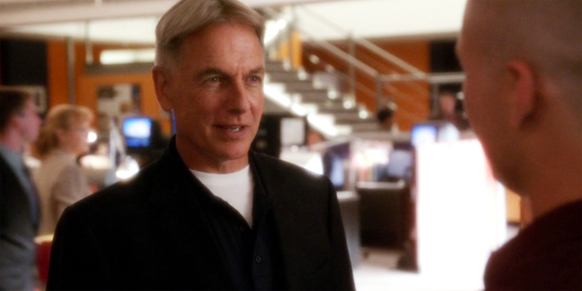 Gibbs talking to Glen Powell in NCIS