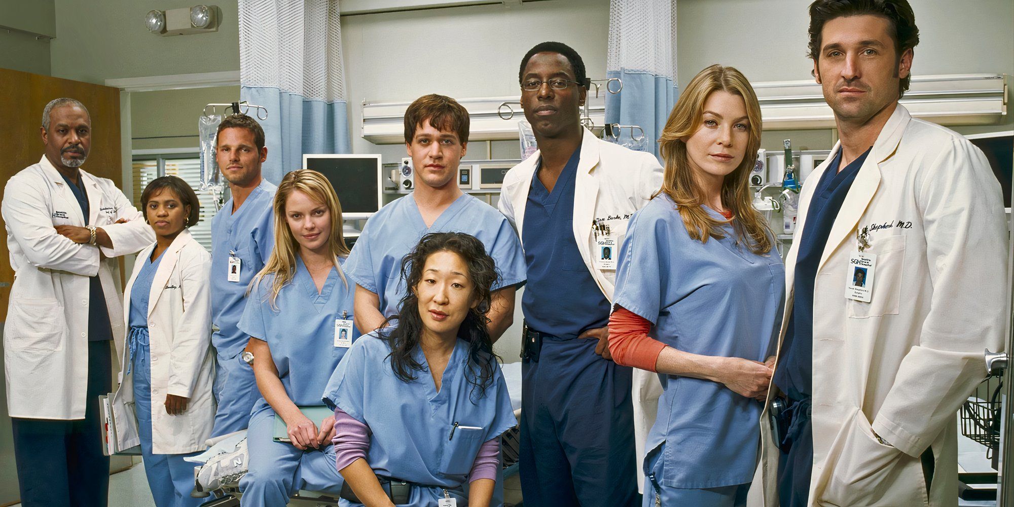Elenco de Grey's Anatomy fica de pé e sentado junto para foto