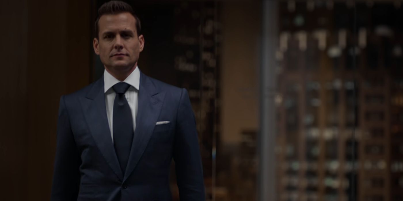 Harvey walking in Suits finale