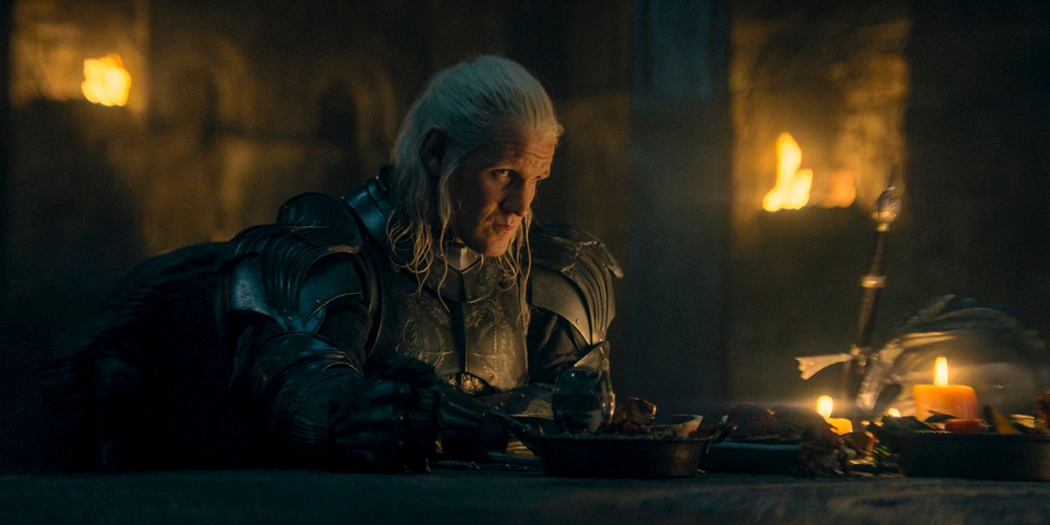 Daemon Targaryen (Matt Smith) dando um olhar intimidador a Sor Simon Strong e seus netos no episódio 3 da 2ª temporada de House of the Dragon