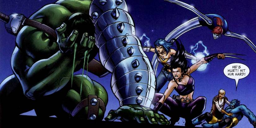 Laura Kinney aka Wolverine slicing the Hulk's eyes with her claws.