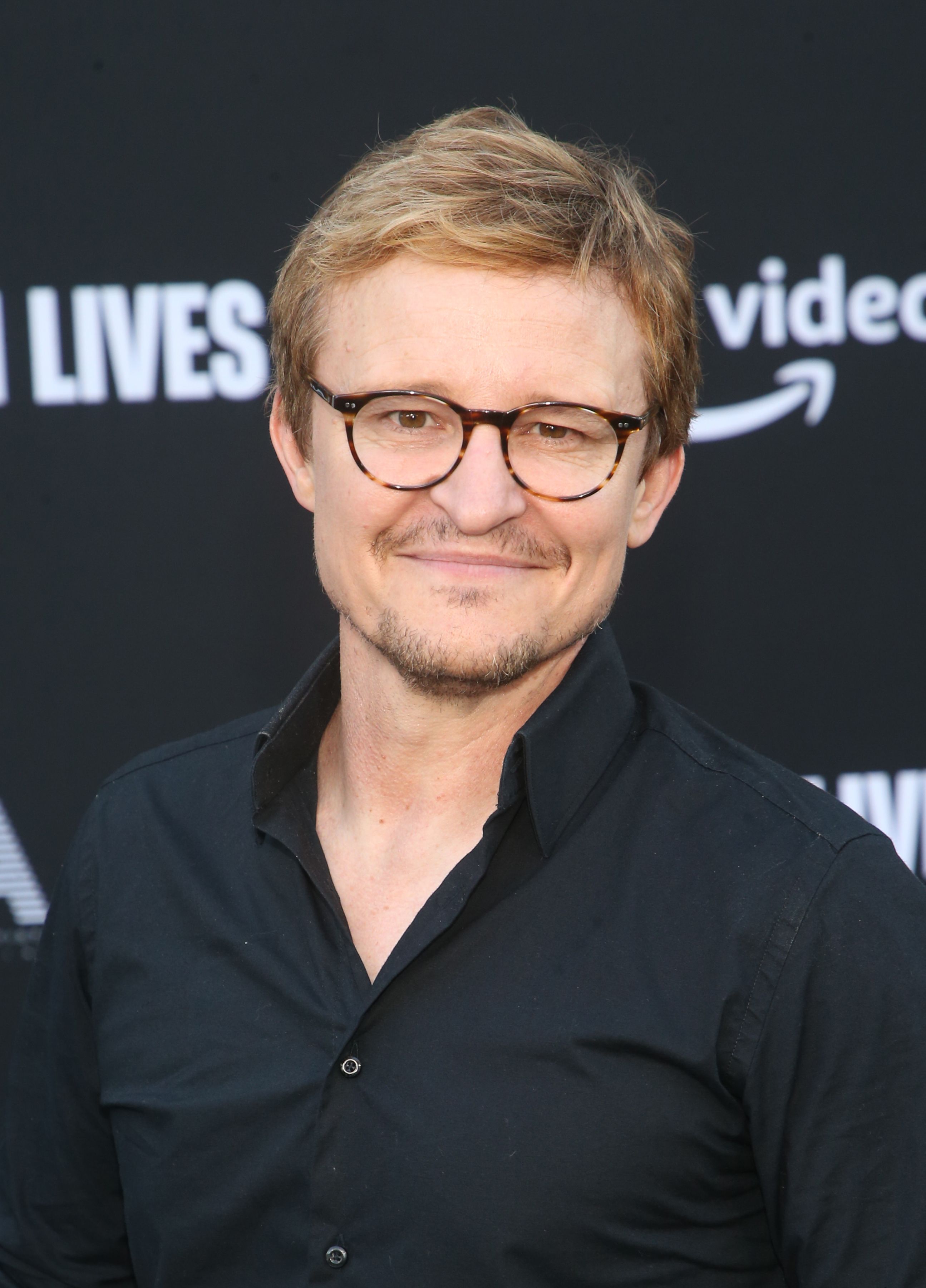 HeadsH๏τ Of Damon Herriman In The Premiere of Prime Video's 'Thirteen Lives'