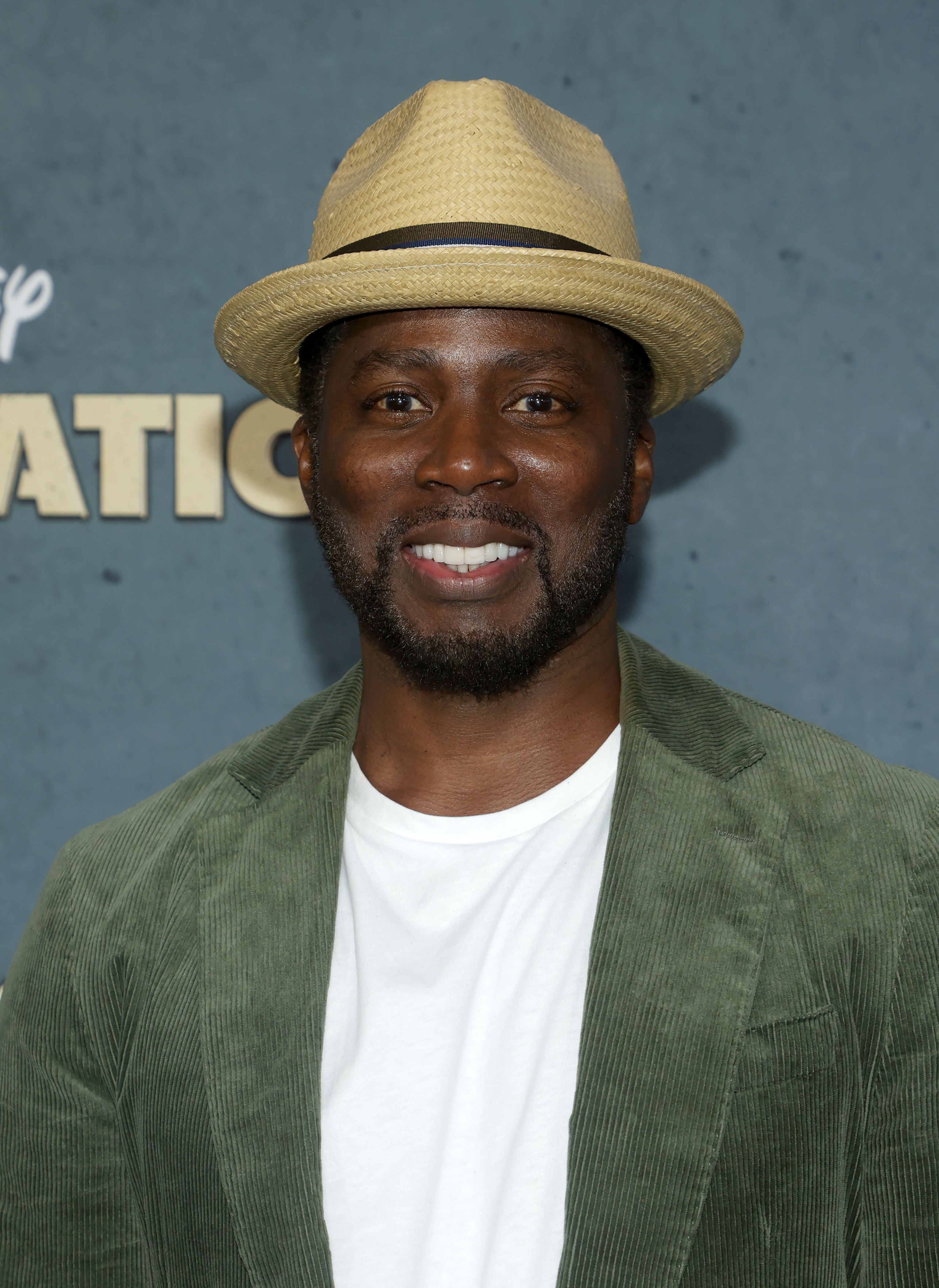 Cabeça de Harold Perrineau no evento de estréia mundial para a série original da Disney+ Original 'Rennervations'