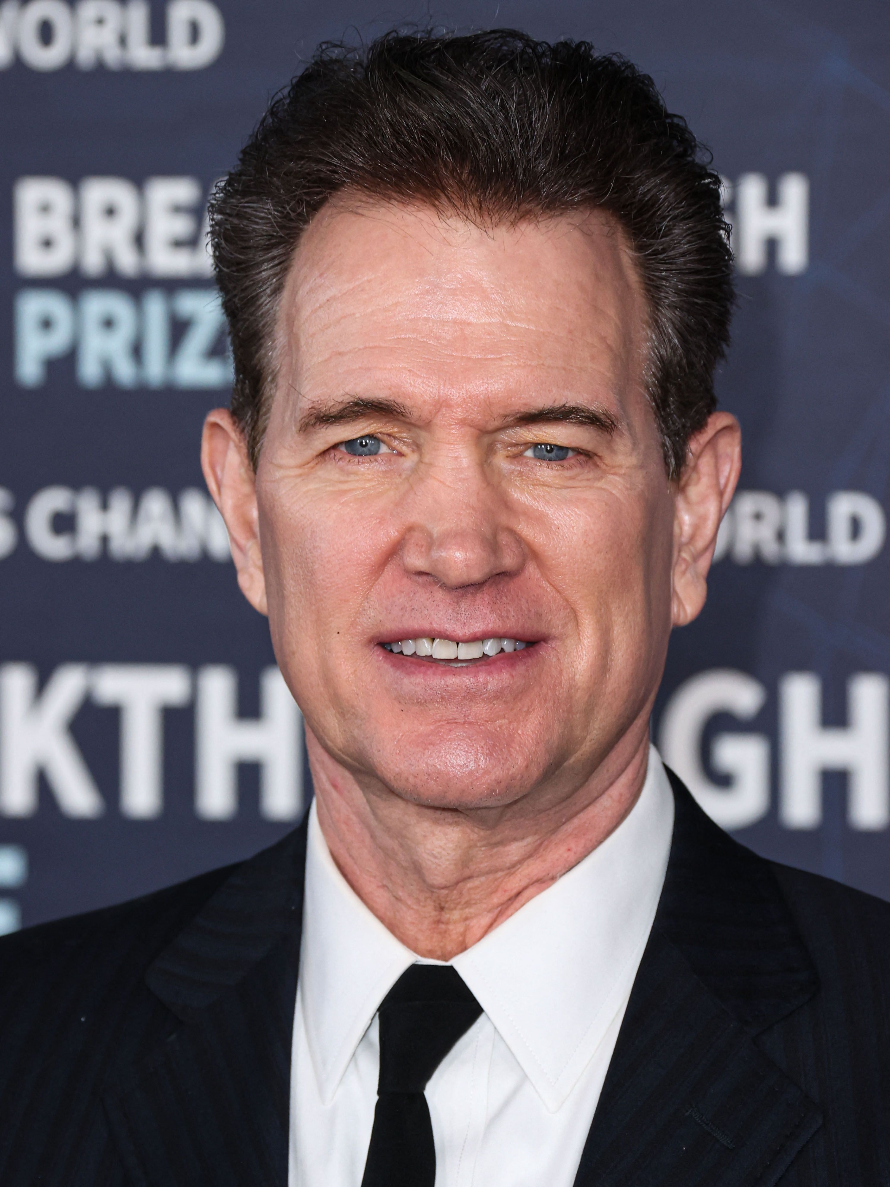 Headshot Of Chris Isaak In The 9th Annual Breakthrough Prize Ceremony