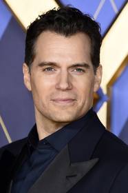 Henry Cavill s Unofficial James Bond Movie Trilogy Explained