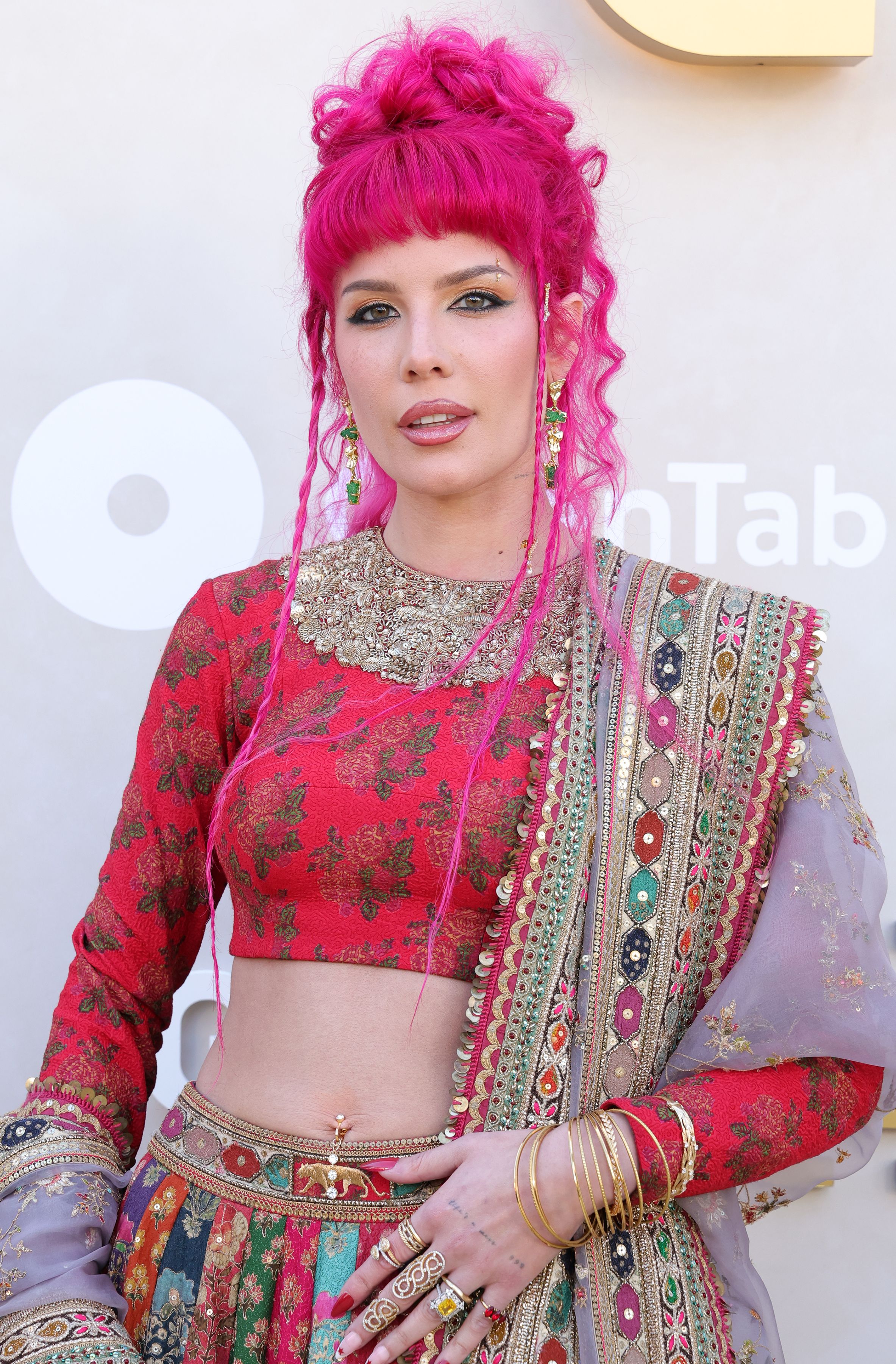 Halsey ScreenRant