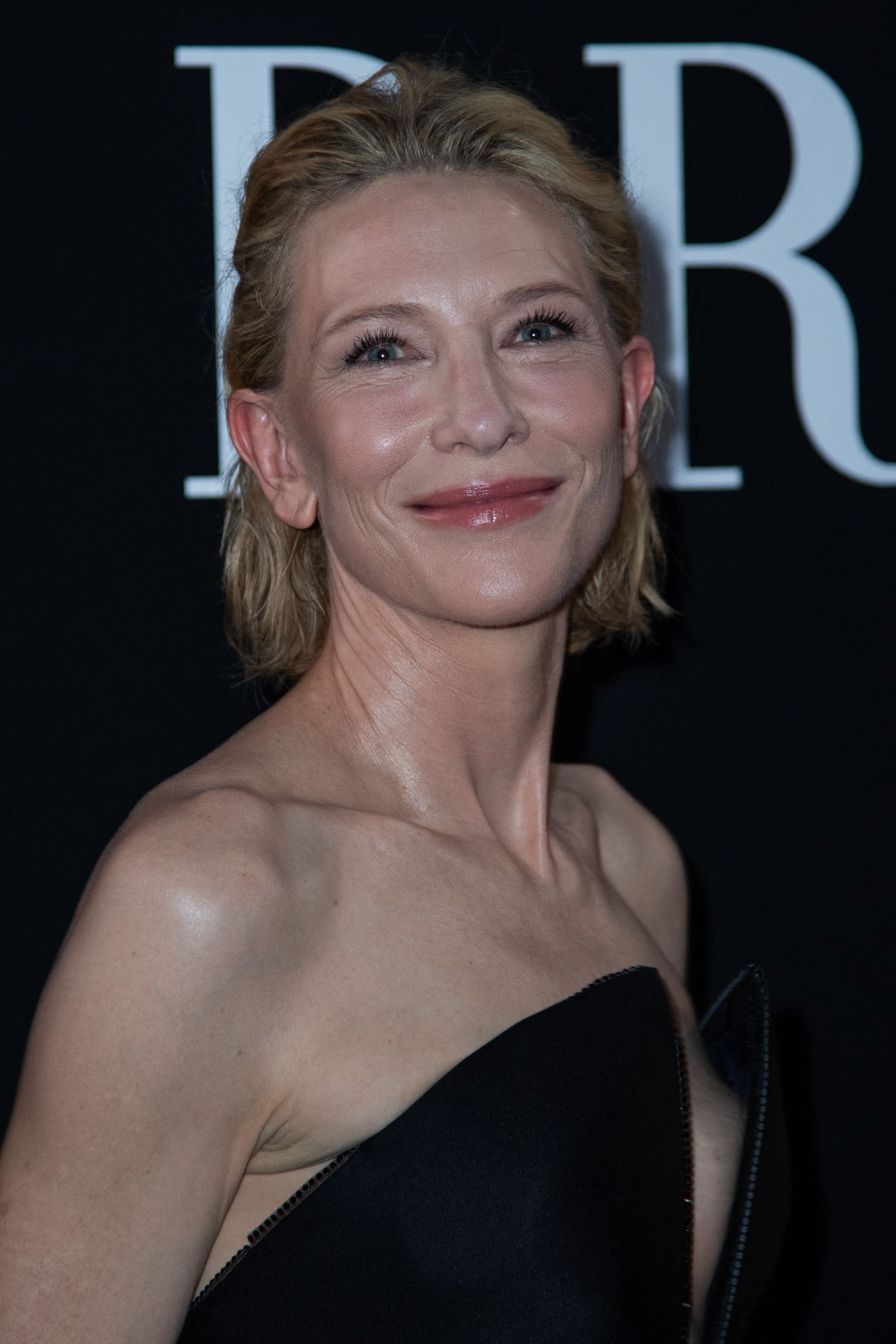 HeadsH๏τ Of Cate Blanchett In The Giorgio Armani Prive Haute Couture Fall/Winter