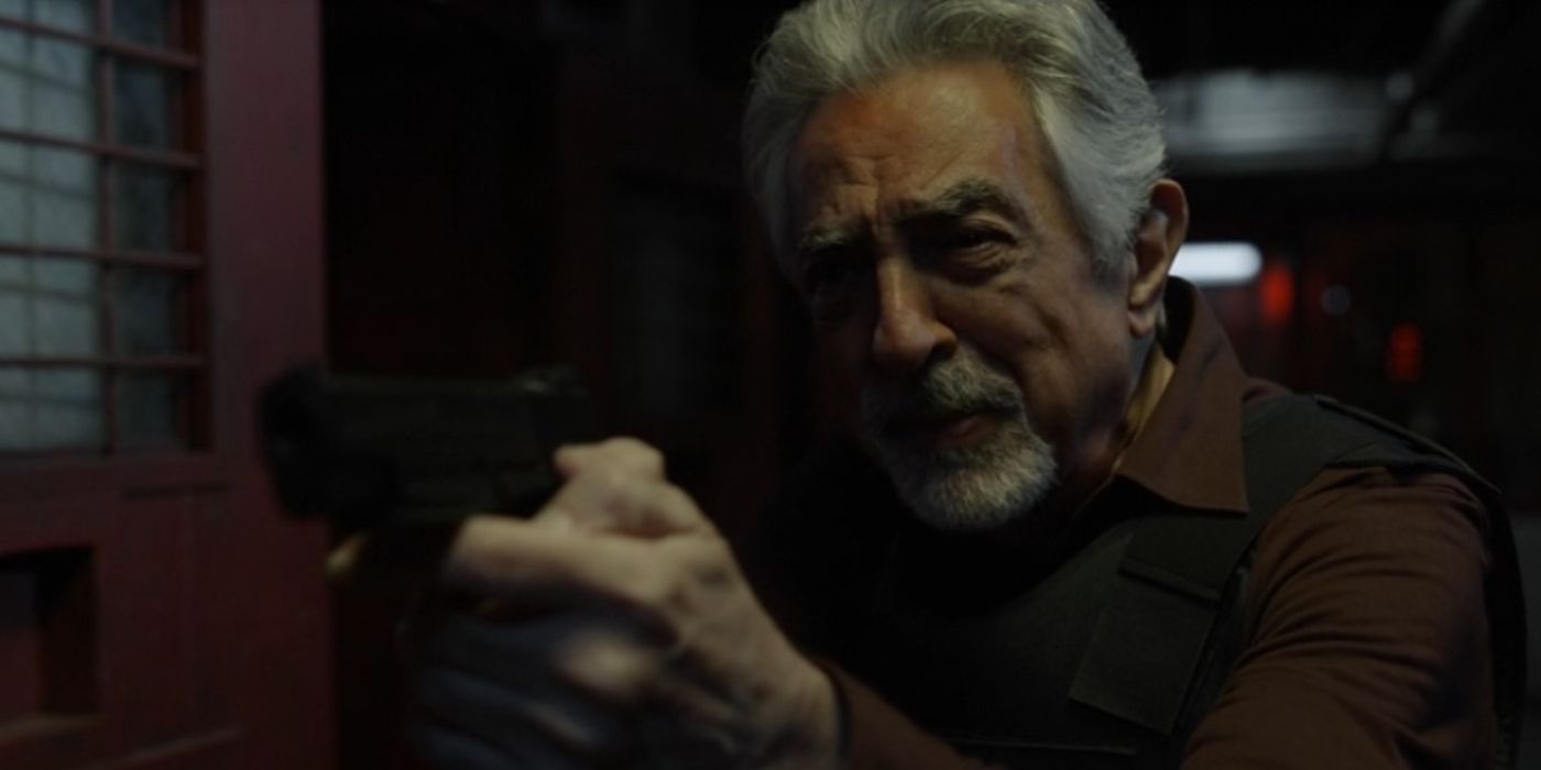 Joe Mantegna As David Rossi Holding Gun & Looking Scared In Criminal Minds Evolution.jpg