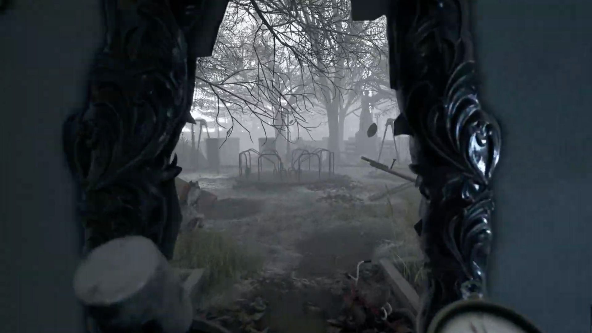 Mirror with a playground through it in Visage