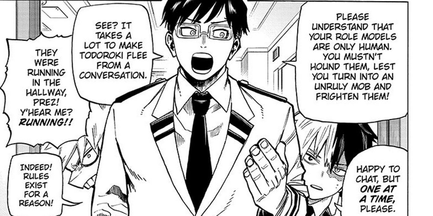 Iida fica entre os alunos do primeiro ano e Bakugo e Todoroki, castigando-os.